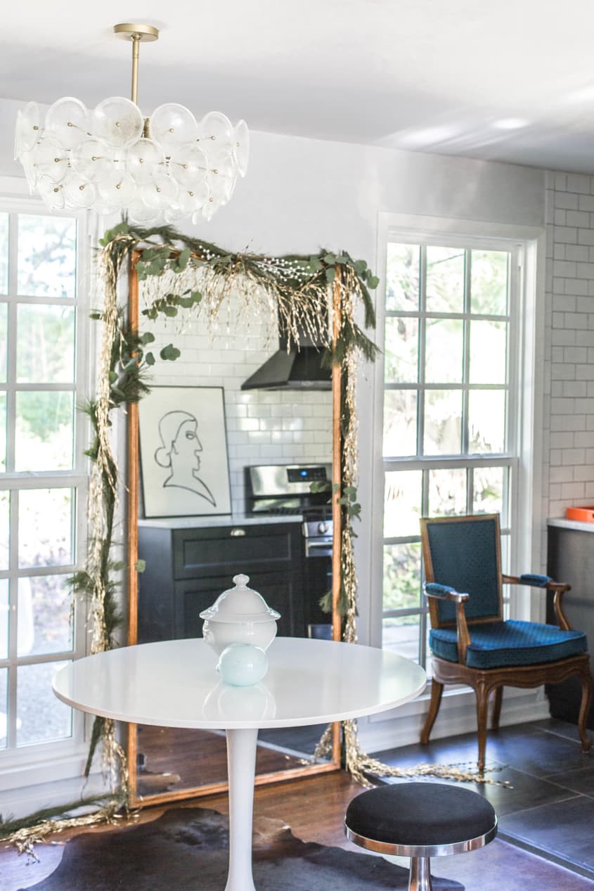 House Tour: A Chic Holiday-ready Austin Bungalow | Apartment Therapy